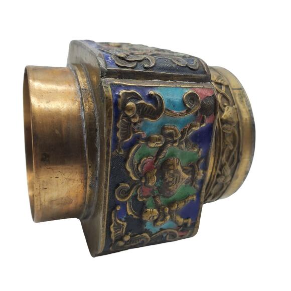 Vintage Chinese Enameled Brass Box Jar Embossed Figures & Cloisonné Enamel Lid - Picture 11 of 12